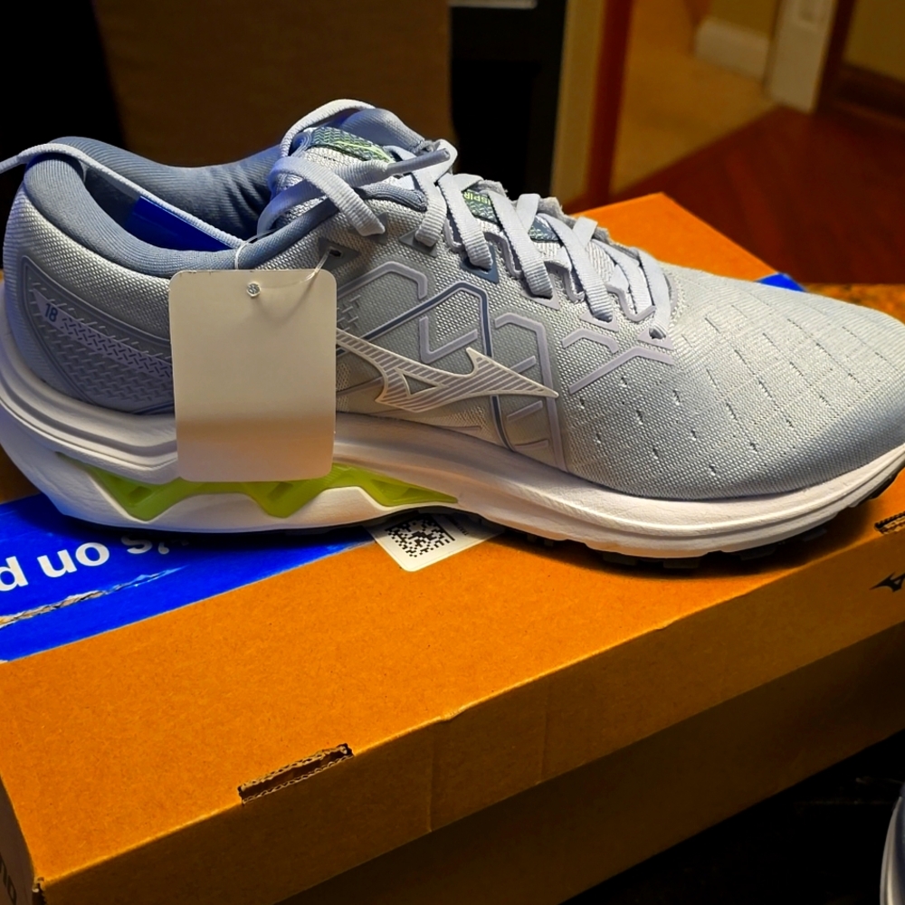 Mizuno women's running